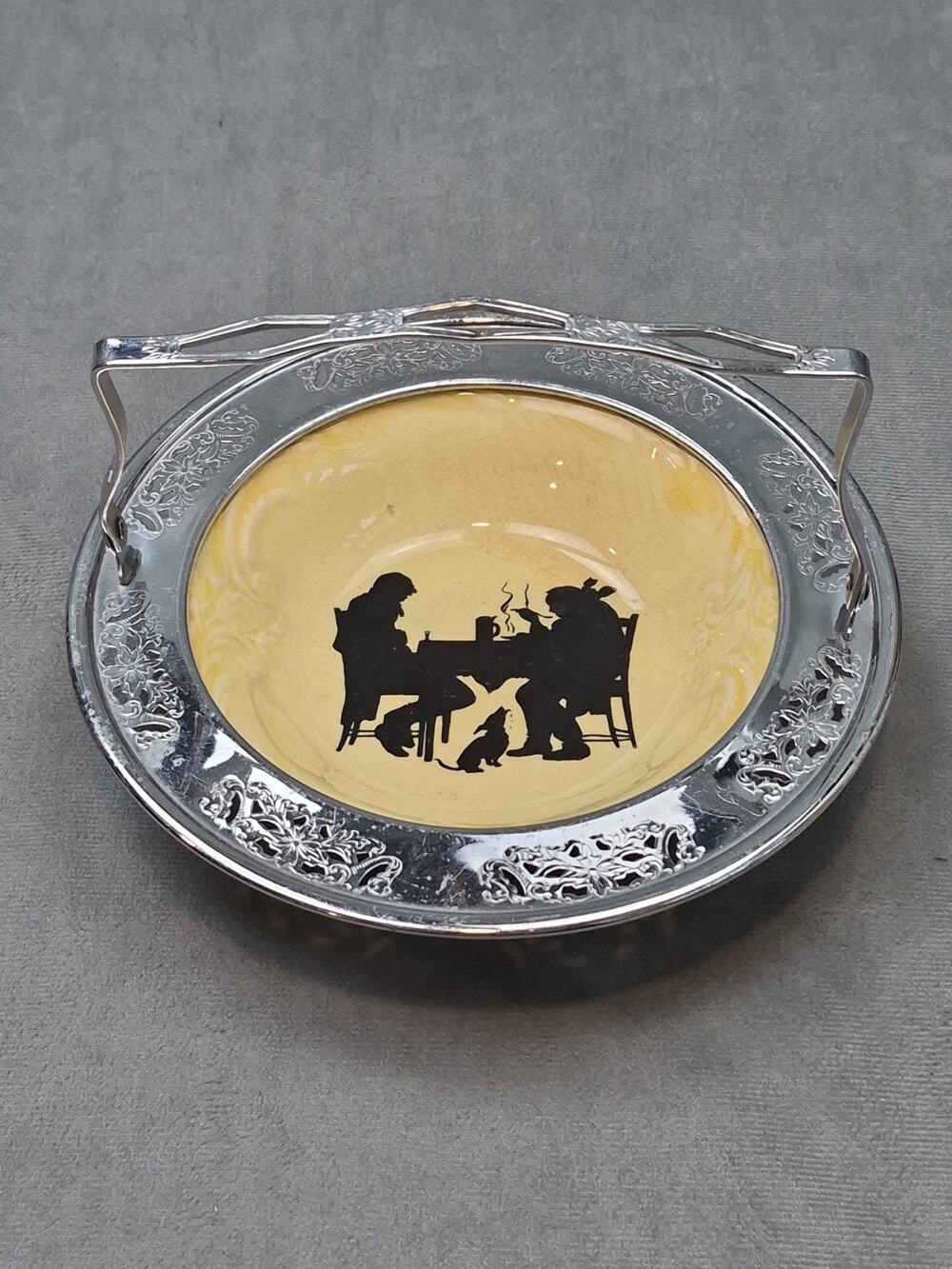 Vintage 1930's Provincial Ware Tavern Silhouette Metal Edge Bowl Movable Handle